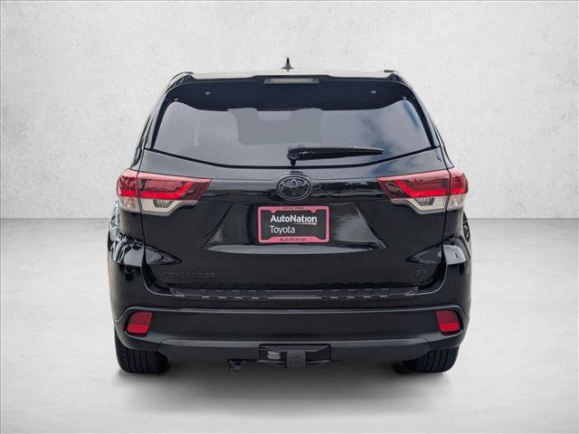 Used 2019 Toyota Highlander SE FWD image 7