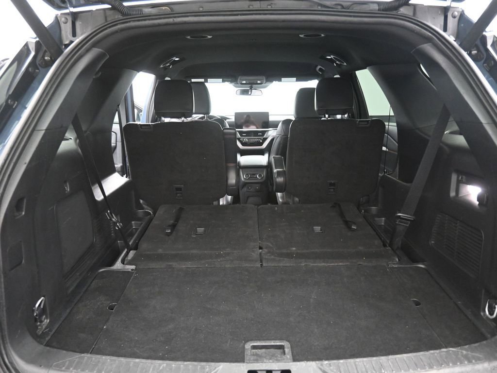Certified 2025 Ford Explorer ST-Line AWD/4WD image 23