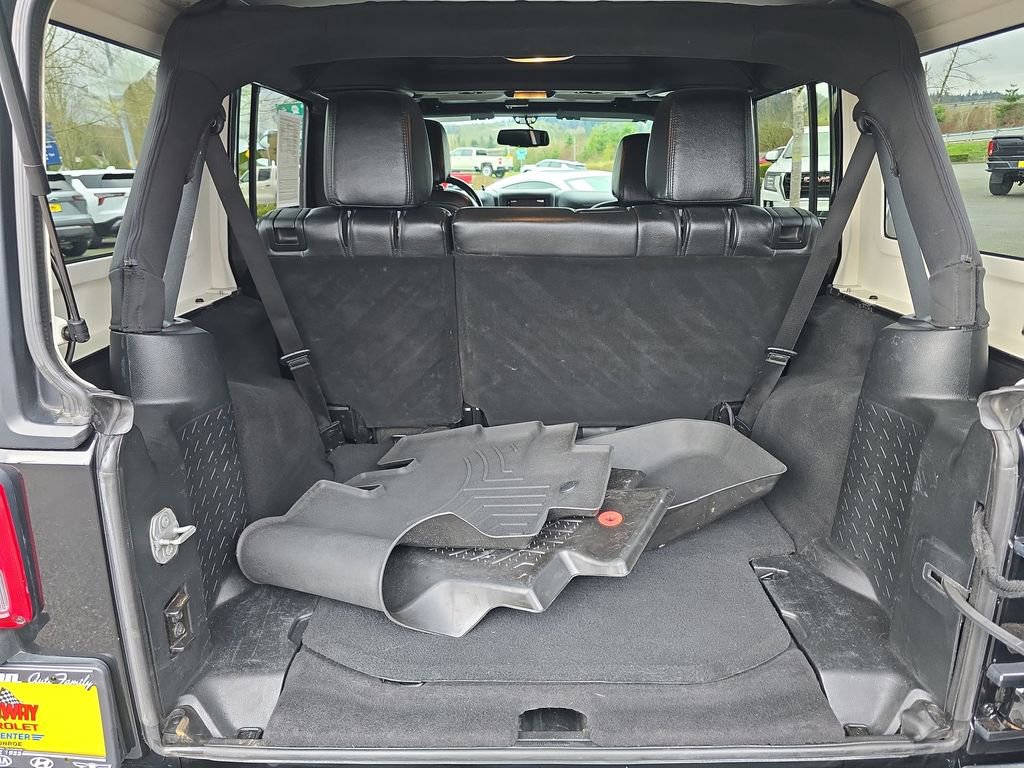 Used 2018 Jeep Wrangler Unlimited Sahara w/ Dual Top Group image 25