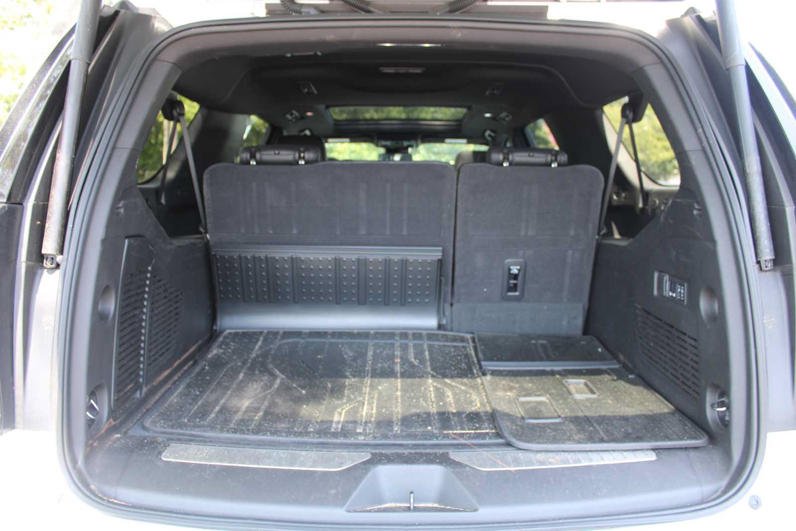 Certified 2025 Chevrolet Suburban Z71 w/ Comfort Package AWD/4WD image 9