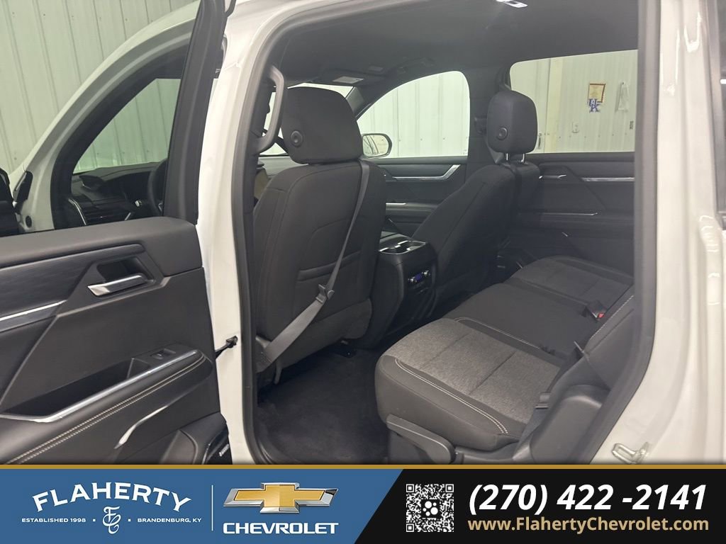 Used 2025 GMC Acadia Elevation image 12