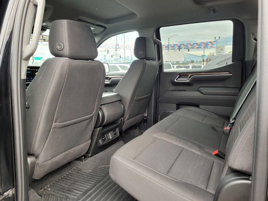 Used 2025 Chevrolet Silverado 1500 LT image 14