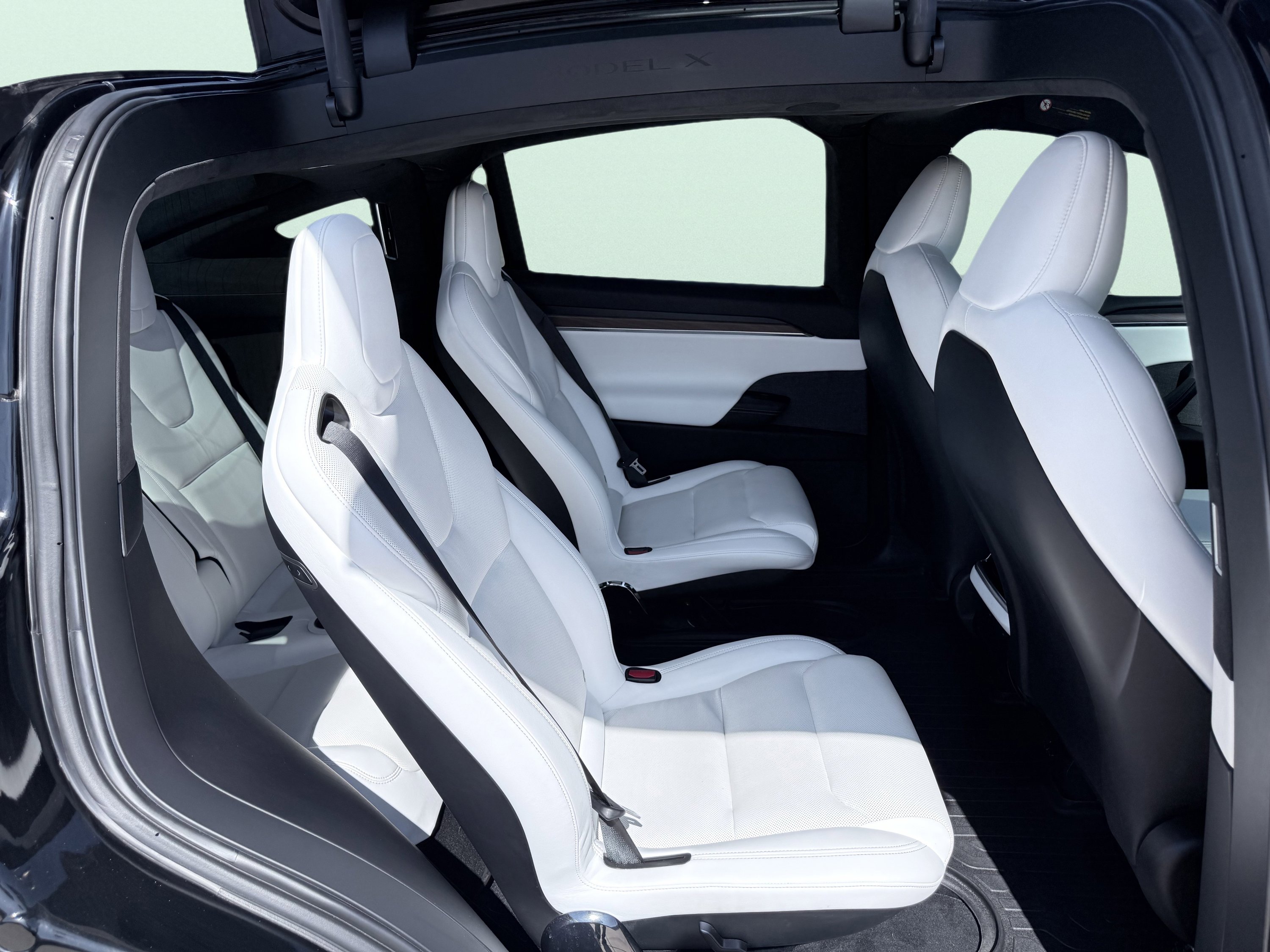 Used 2022 Tesla Model X image 41