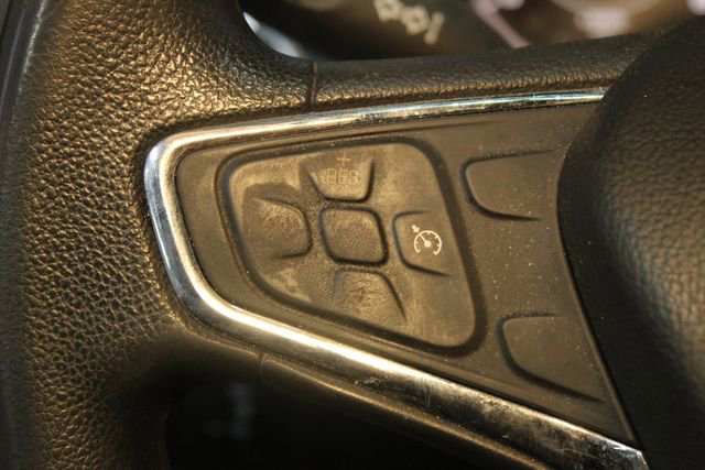 Used 2017 Chevrolet Cruze LT image 18