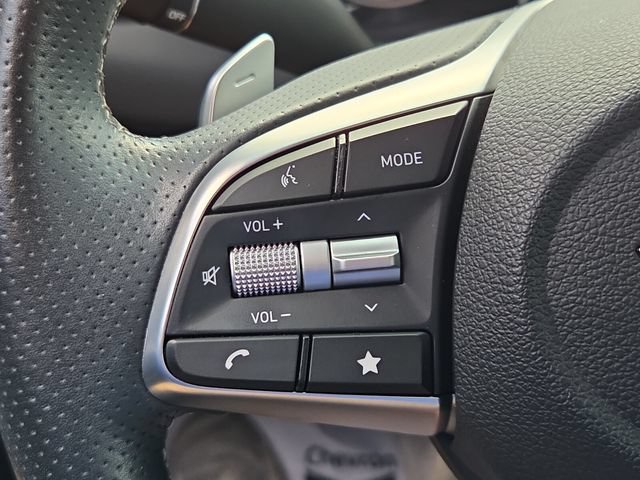 Used 2023 Genesis G70 2.0T RWD image 25