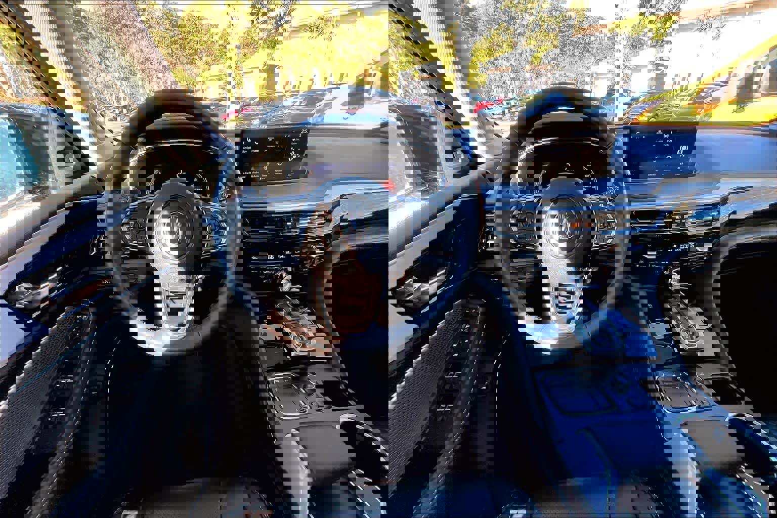 Used 2023 Acura MDX SH-AWD w/ Technology Package image 5