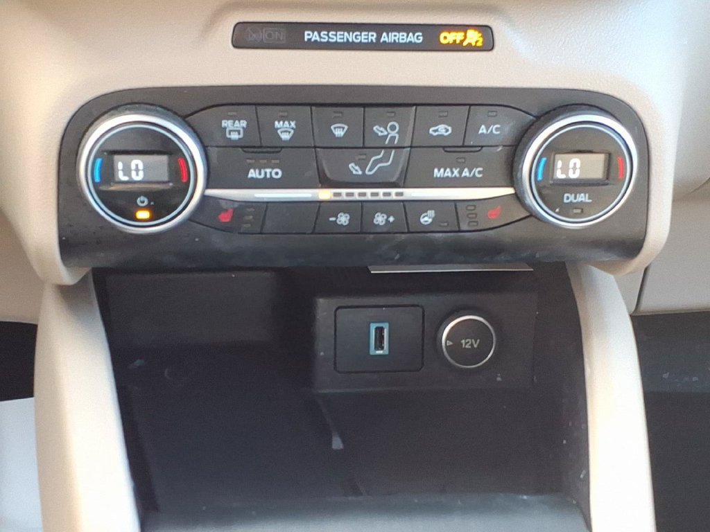 Used 2020 Ford Escape Titanium w/ Titanium Premium Package 2.0 FWD image 18