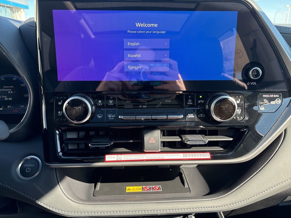 New 2026 Toyota Highlander Platinum image 21