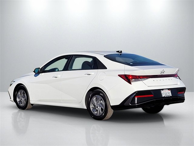 Used 2025 Hyundai Elantra SE image 6