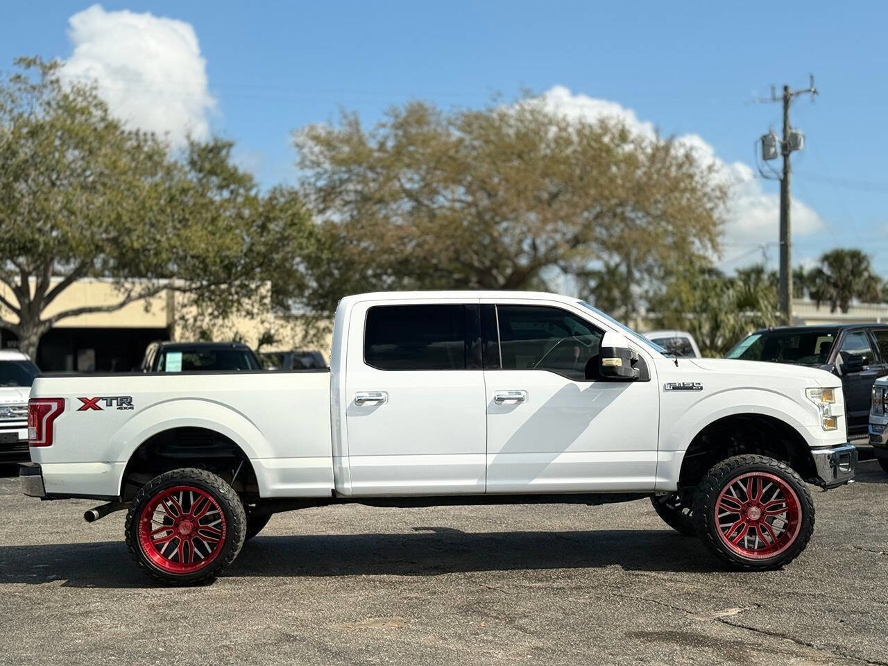 Used 2017 Ford F150 XLT w/ XTR Package image 10