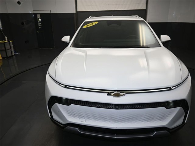 Used 2025 Chevrolet Equinox EV LT w/ Convenience Package image 26