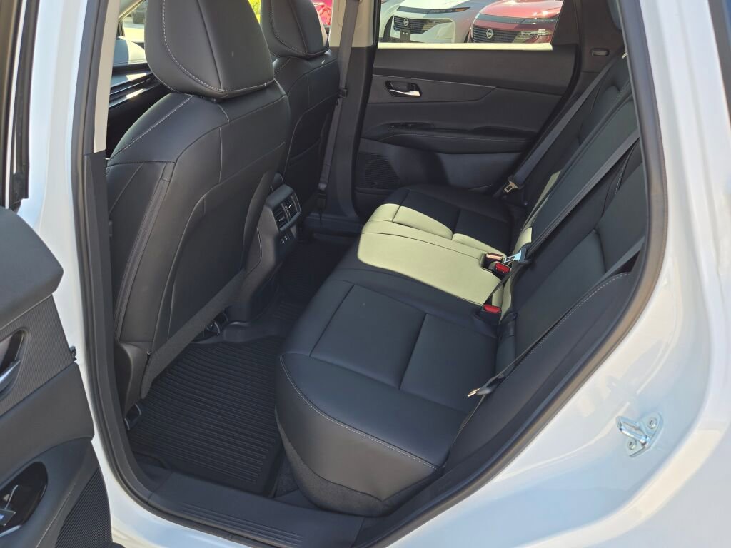 Used 2025 Nissan Murano SV w/ Cargo Package AWD/4WD image 16