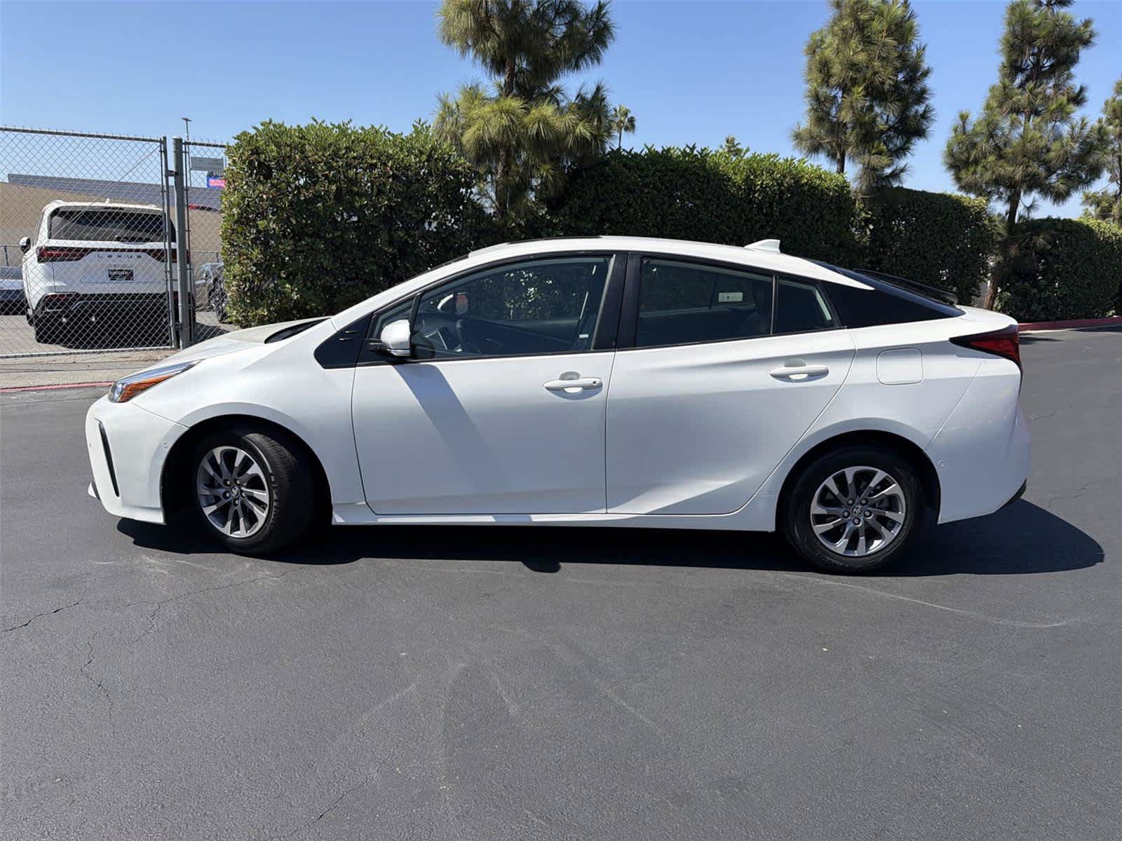 Used 2019 Toyota Prius XLE w/ Advanced Technology Package FWD image 3
