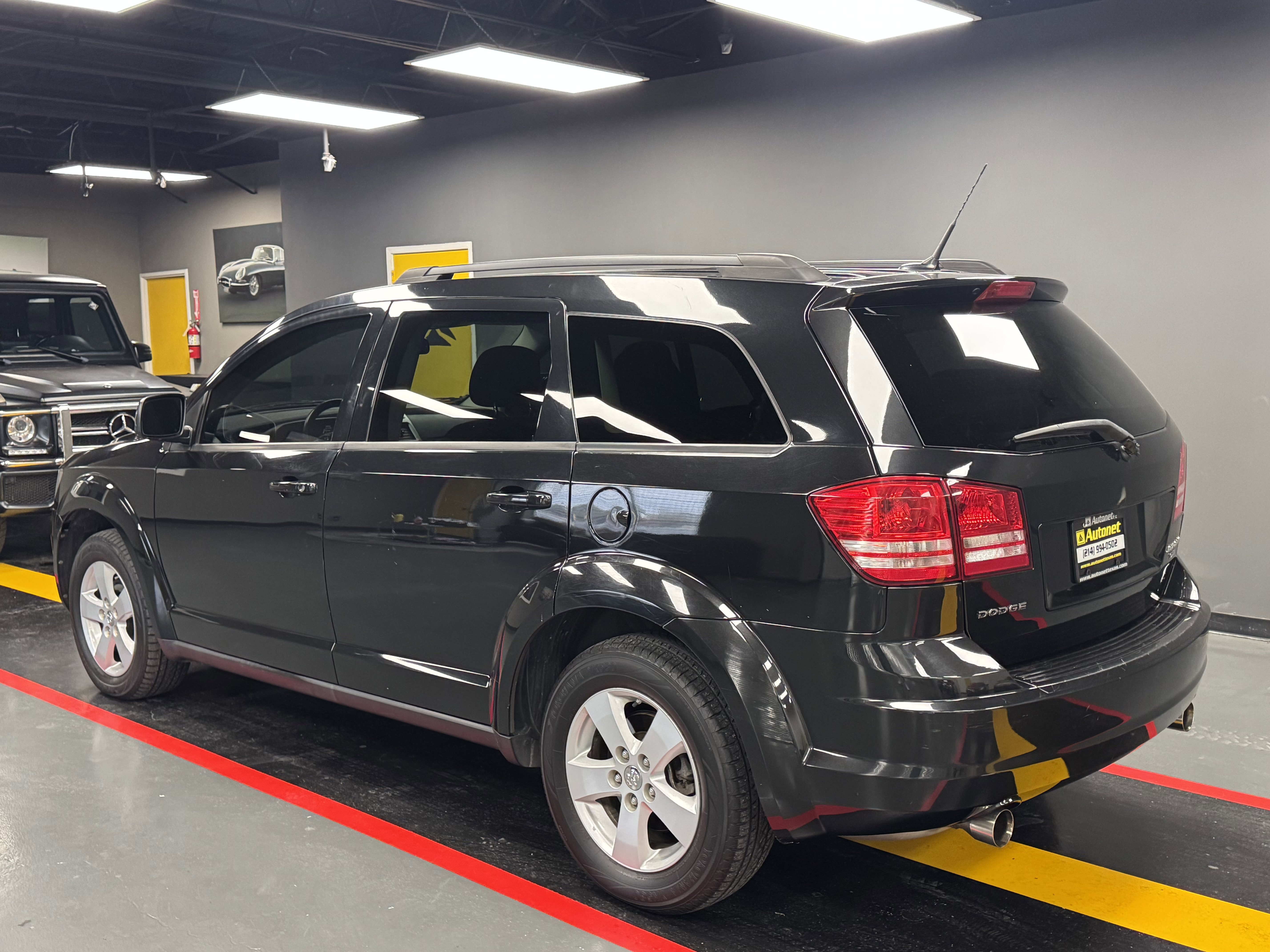 Used 2010 Dodge Journey SXT w/ Flexible Seating Group image 4