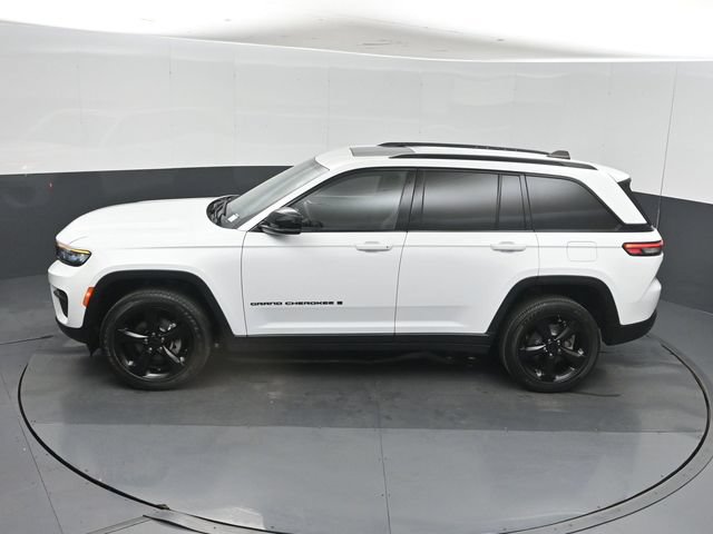 Used 2024 Jeep Grand Cherokee Altitude AWD/4WD image 47