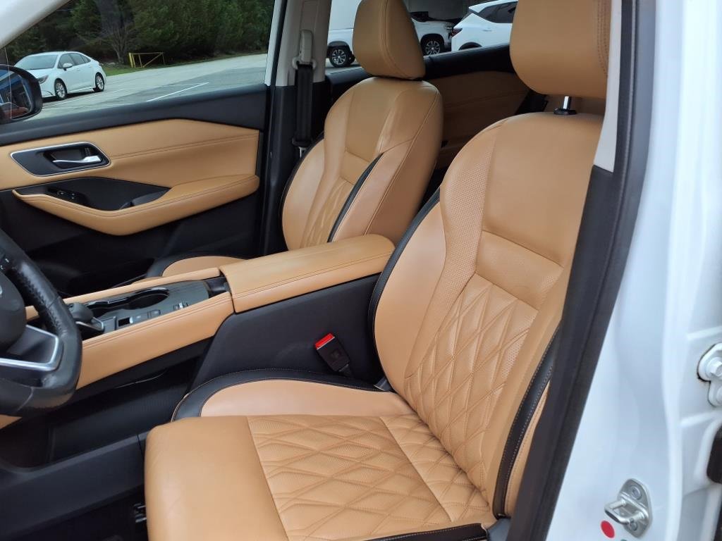 Used 2021 Nissan Rogue Platinum image 13