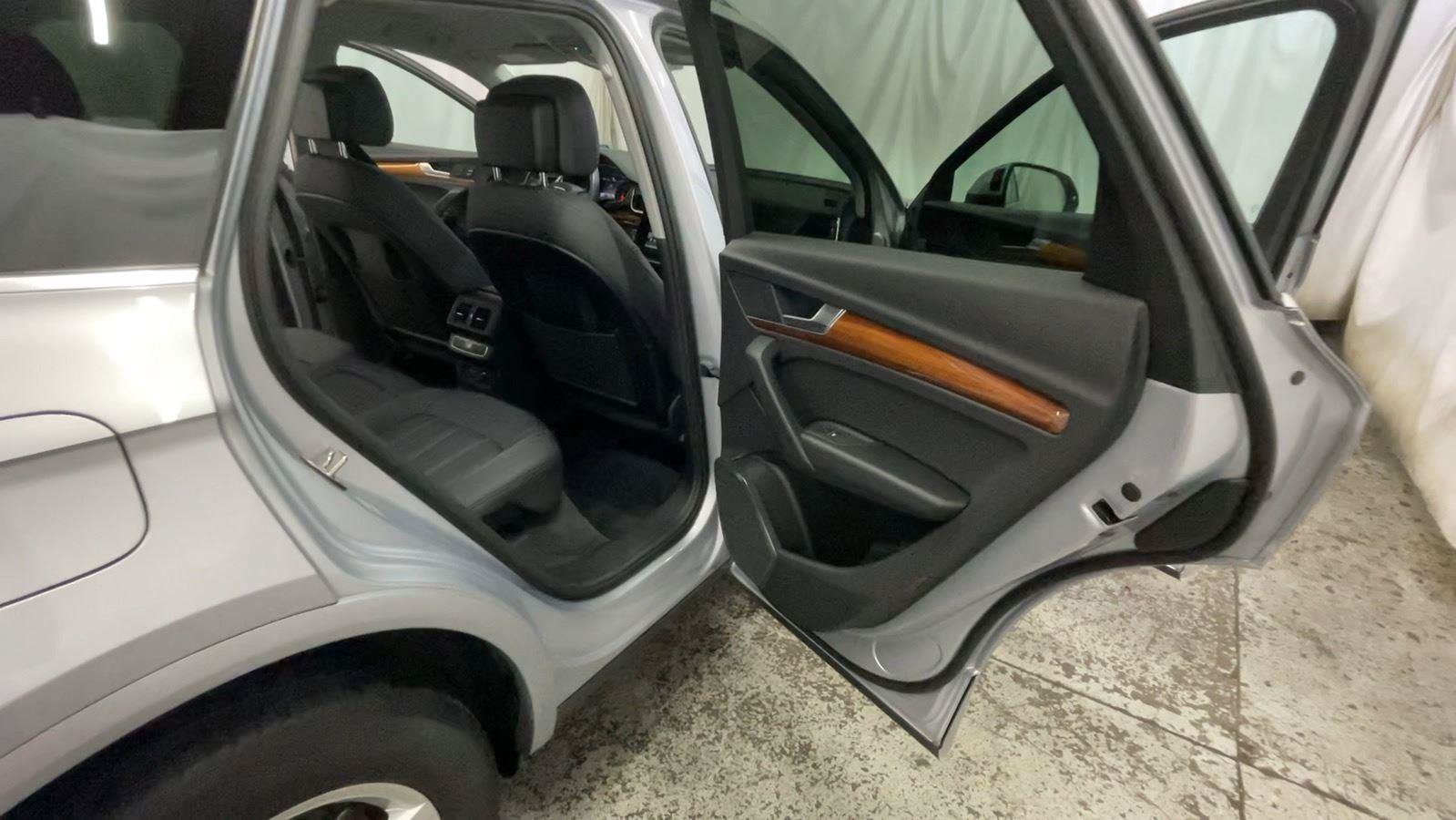 Used 2021 Audi Q5 2.0T Premium w/ Convenience Package AWD/4WD image 21