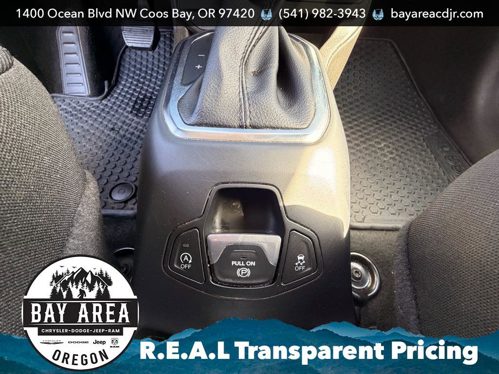 Used 2023 Jeep Renegade Latitude AWD/4WD image 22