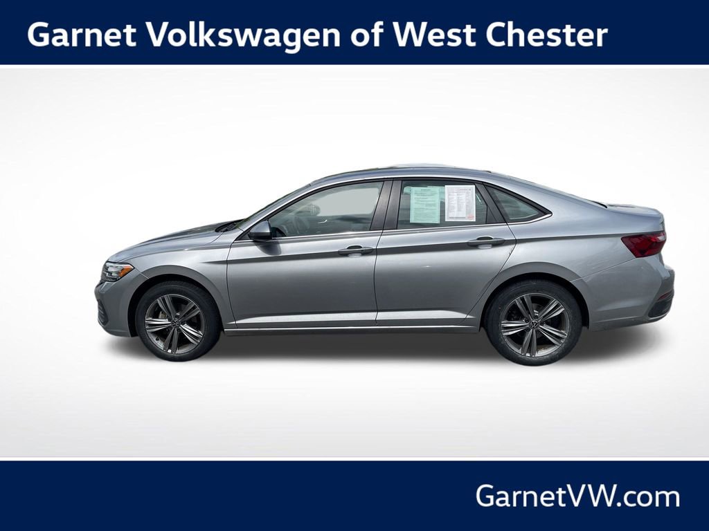 Certified 2023 Volkswagen Jetta SE FWD image 2