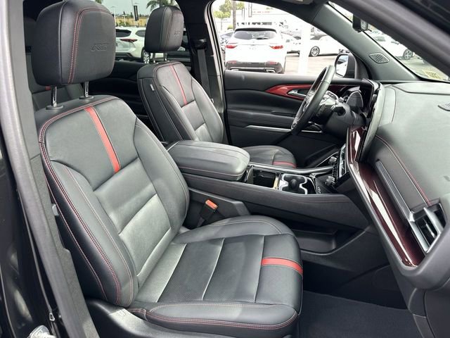 Used 2024 Chevrolet Traverse RS image 29