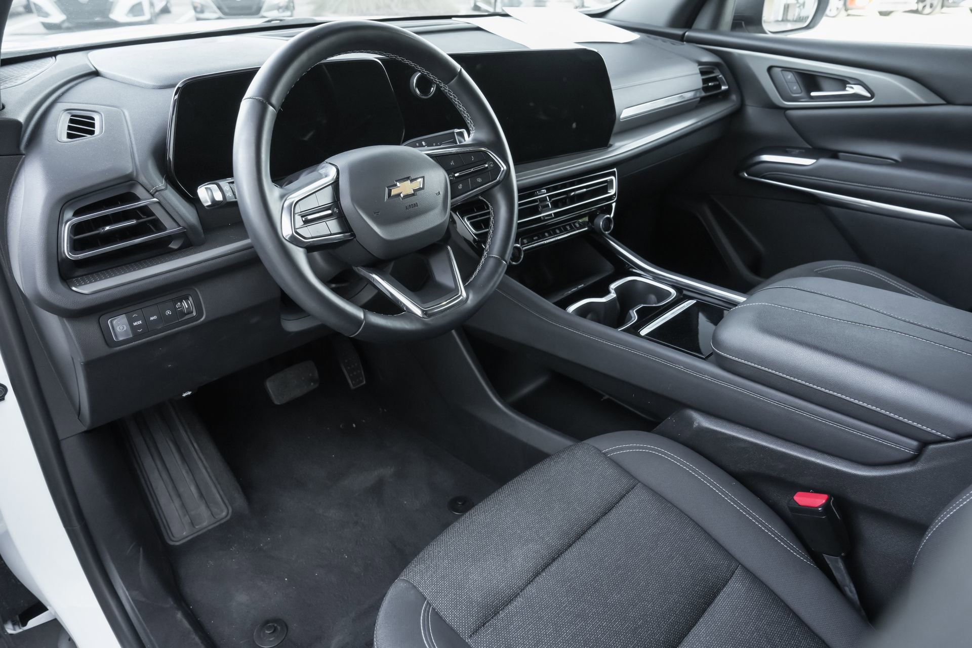 Used 2024 Chevrolet Traverse LT image 15