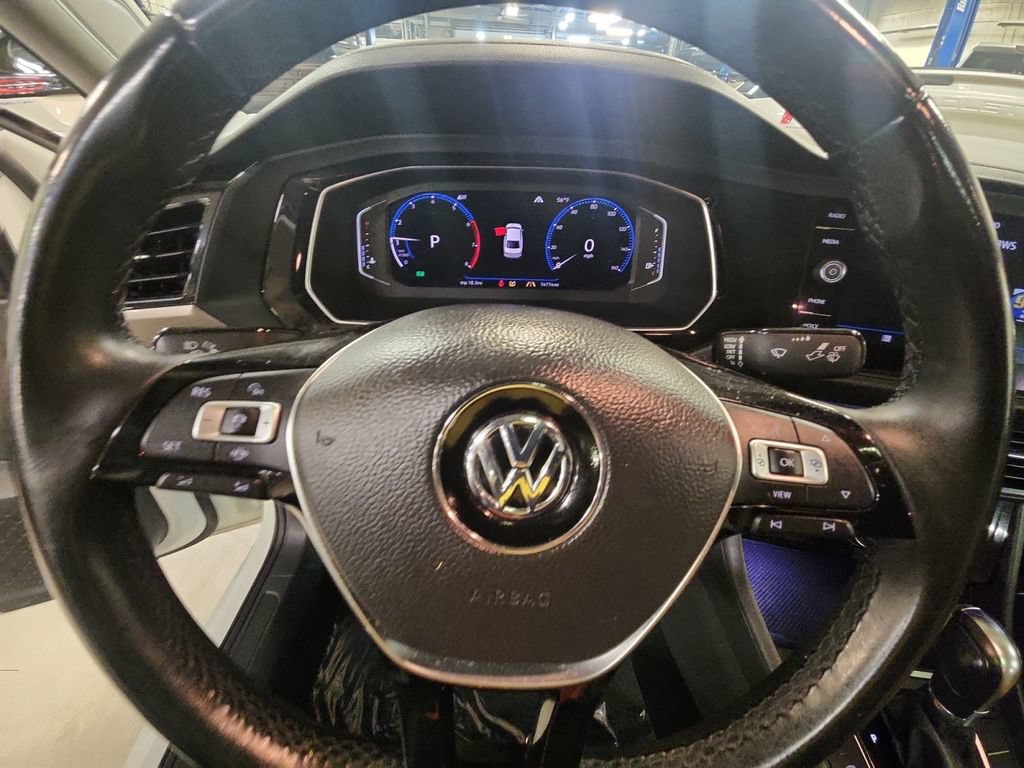 Used 2019 Volkswagen Jetta SEL Premium FWD image 16