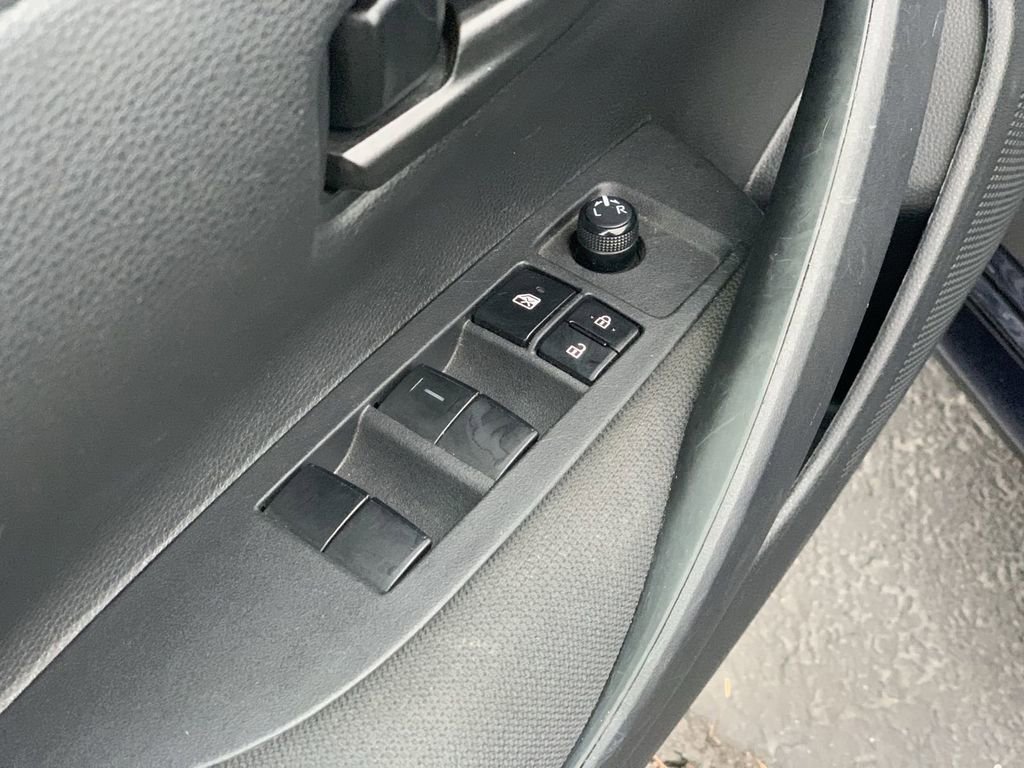 Used 2023 Toyota Corolla LE image 21