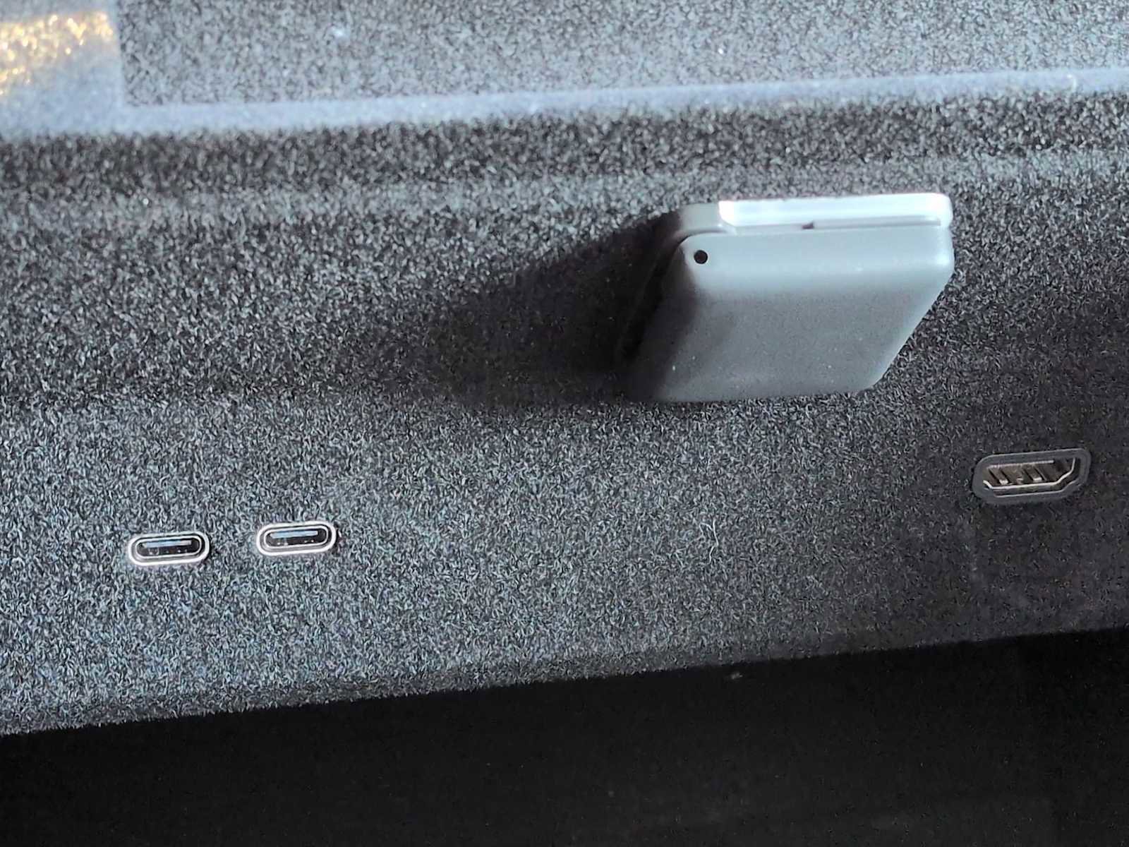 Used 2025 Cadillac Escalade IQ Luxury 2 image 33