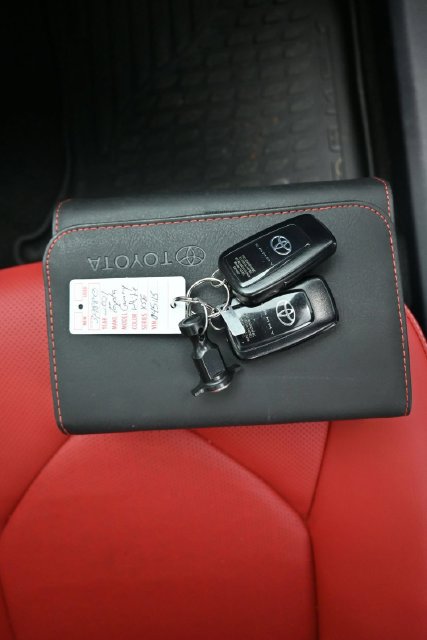 Used 2021 Toyota Camry XSE w/ Navigation Package AWD/4WD image 11