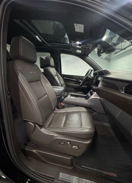 Used 2024 GMC Yukon Denali w/ Denali Reserve Package image 18