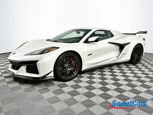 Used 2023 Chevrolet Corvette Z06 RWD image 11