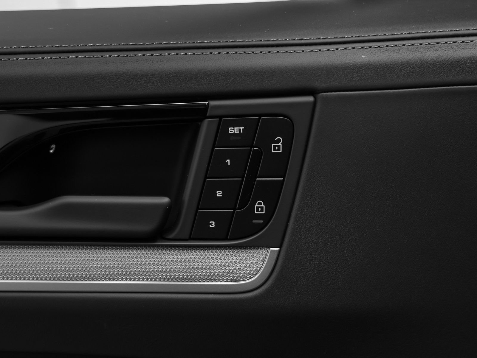 New 2026 Porsche Cayenne S image 30