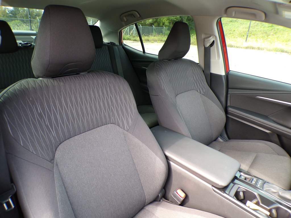 Used 2025 Toyota Camry LE FWD image 13