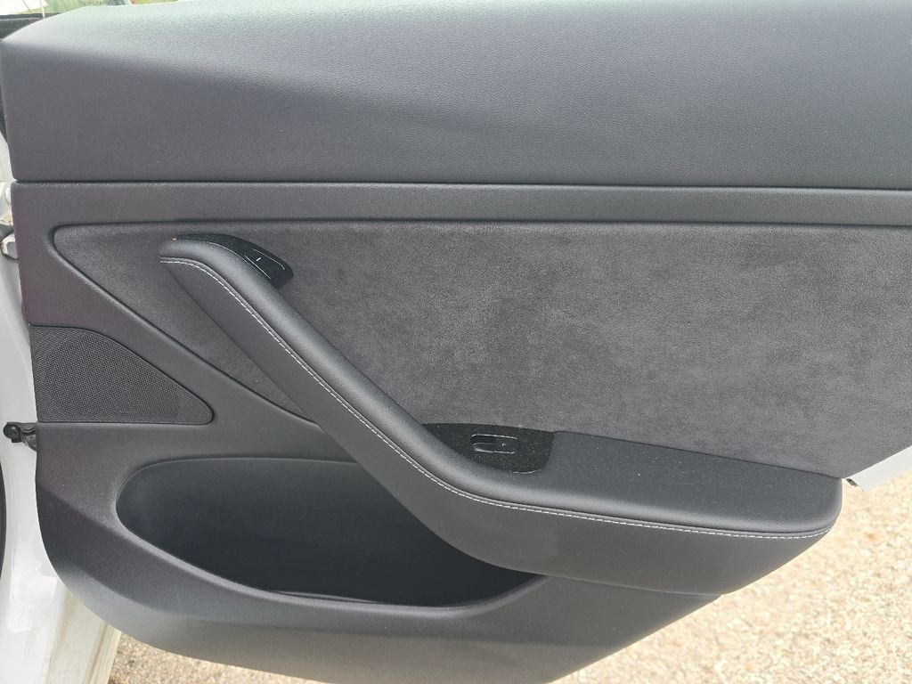 Used 2020 Tesla Model 3 Standard Range Plus image 18