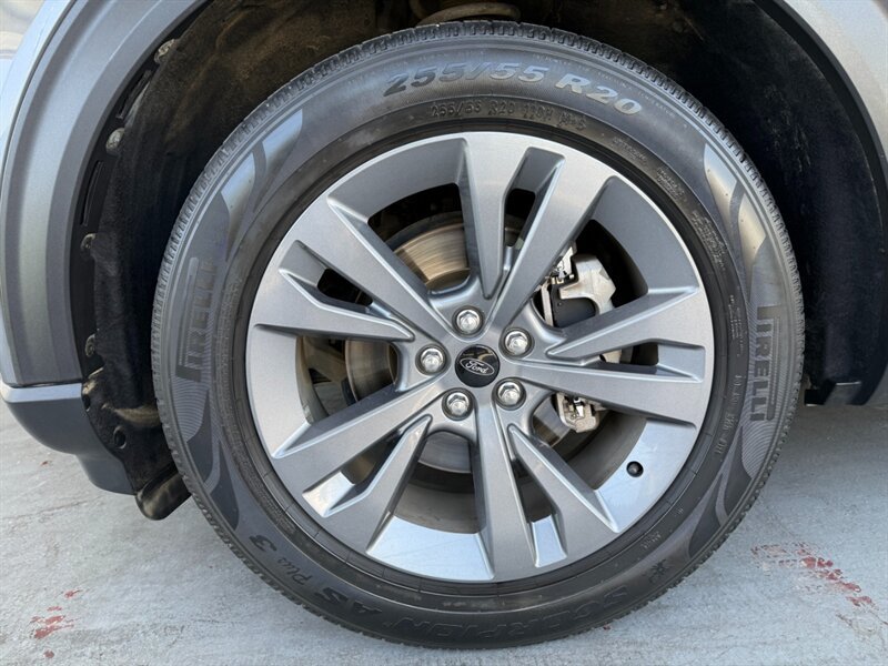 Used 2021 Ford Explorer XLT w/ Equipment Group 202A RWD image 37