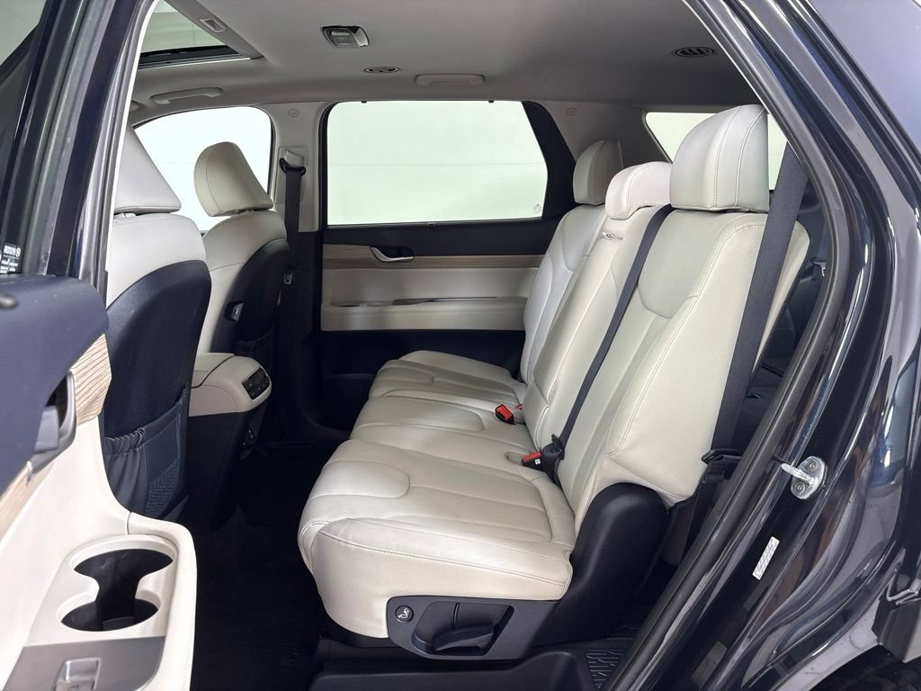 Used 2022 Hyundai Palisade SEL w/ 8P Bench Seat Package FWD image 18