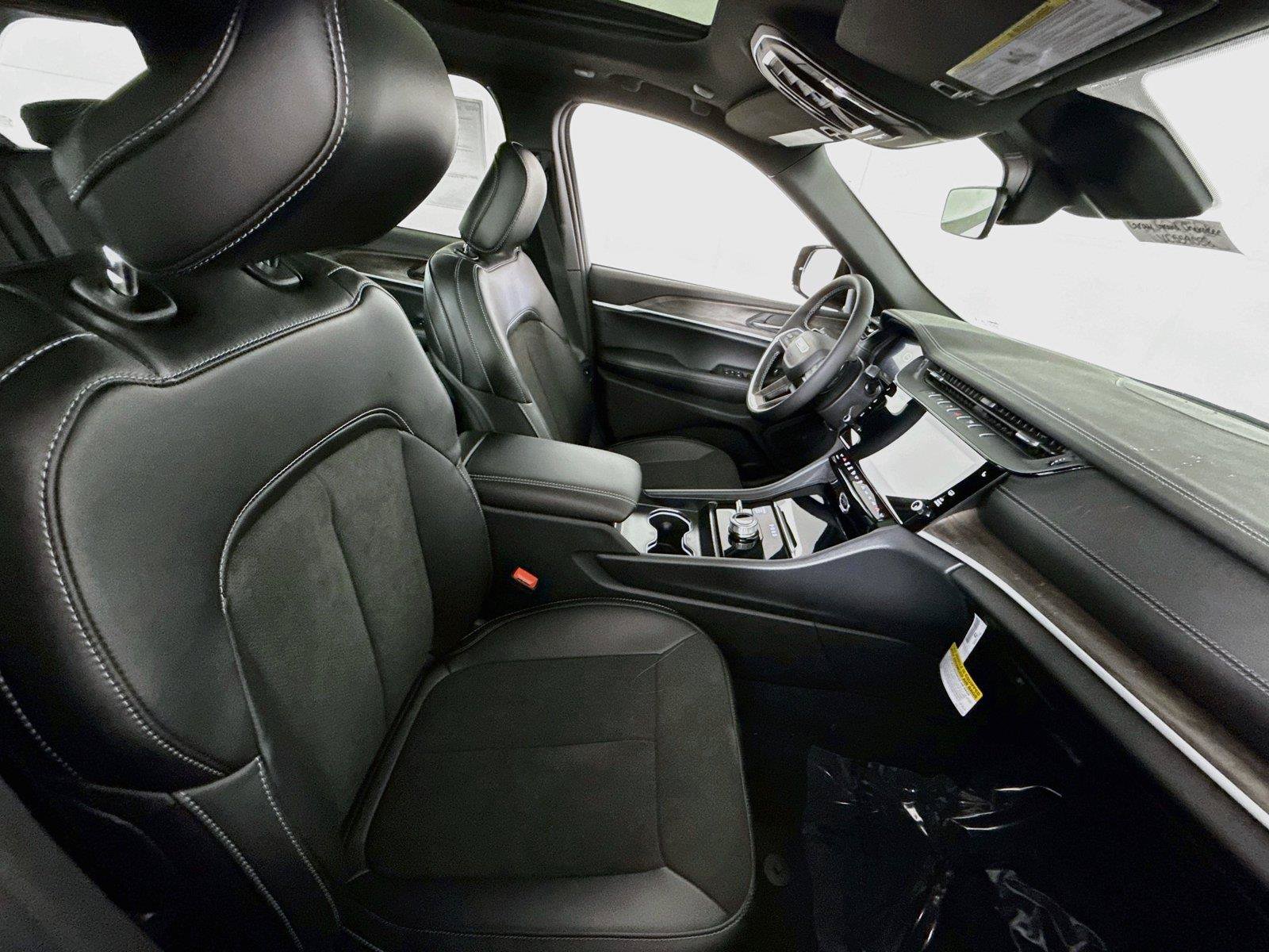 New 2027 Jeep Grand Cherokee 4WD image 21