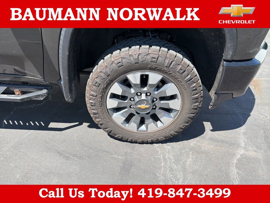 Used 2022 Chevrolet Silverado 2500 Custom w/ Custom Convenience Package AWD/4WD image 17
