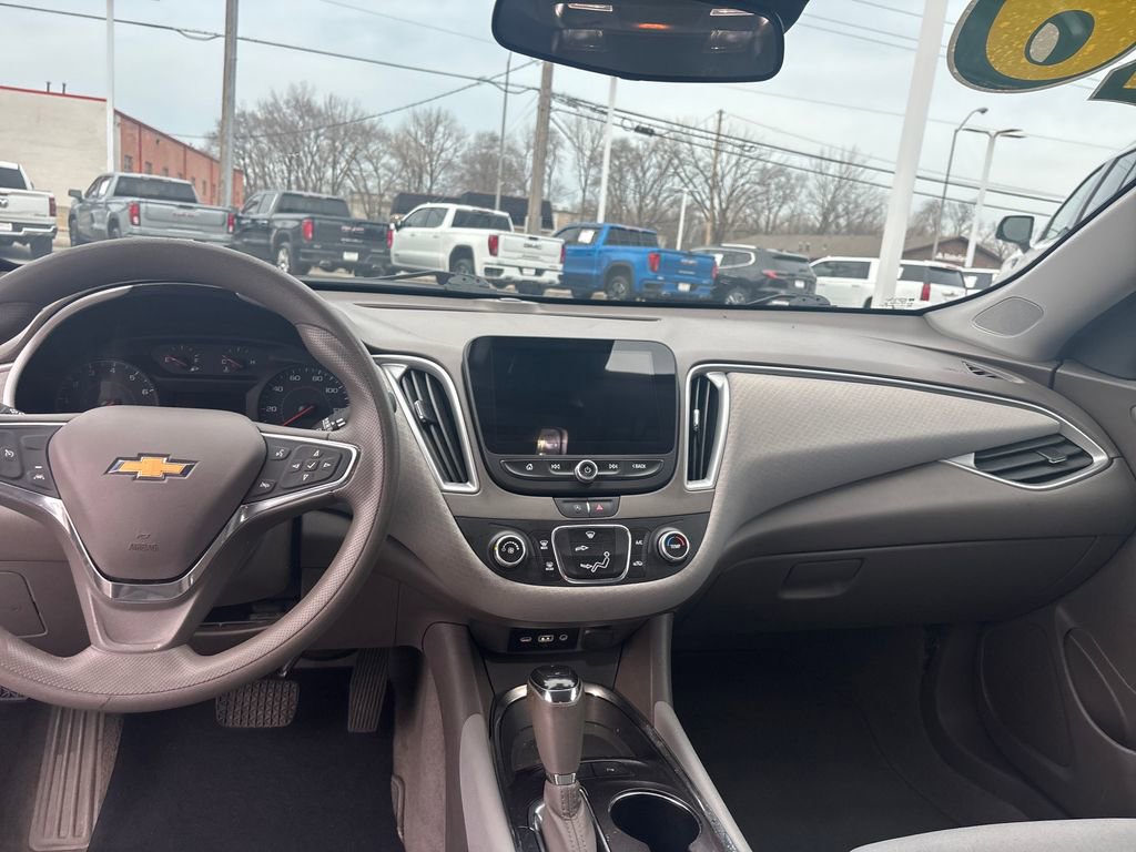 Used 2020 Chevrolet Malibu LS w/ Driver Confidence Package II image 17