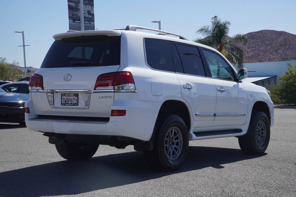 Used 2014 Lexus LX 570 4WD w/ Luxury Package image 4