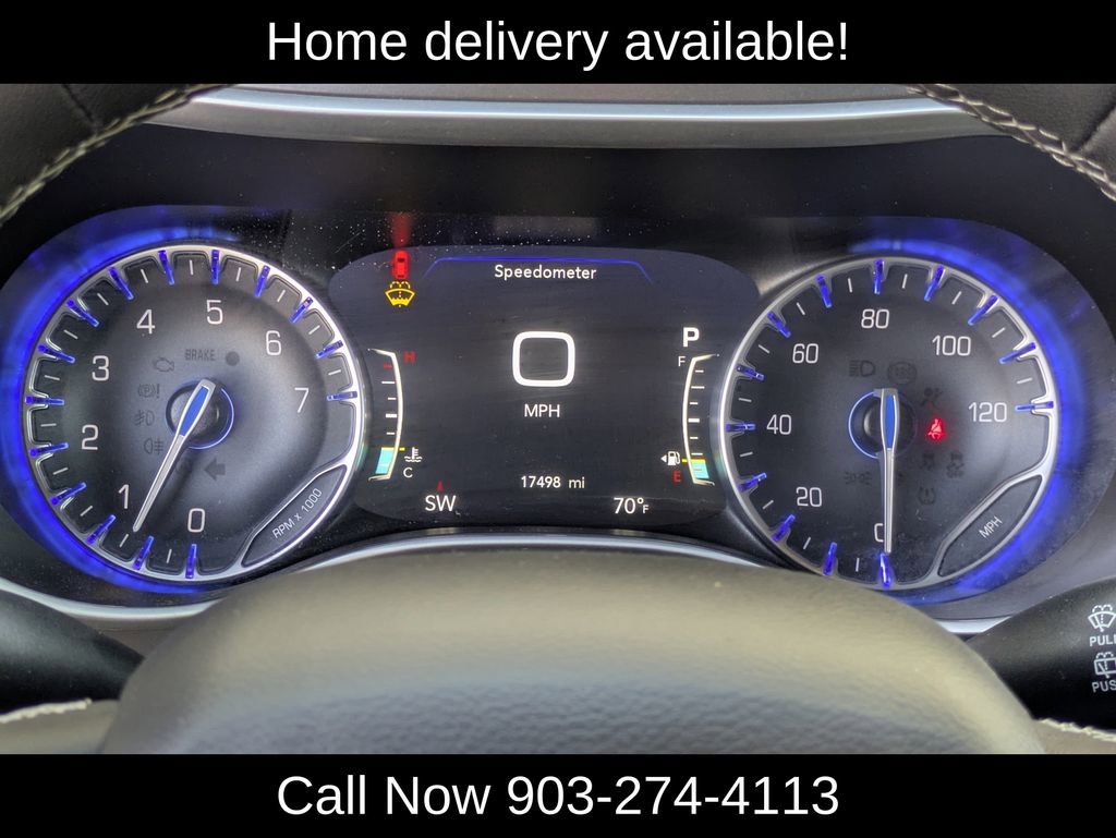 Used 2025 Chrysler Pacifica Select image 18