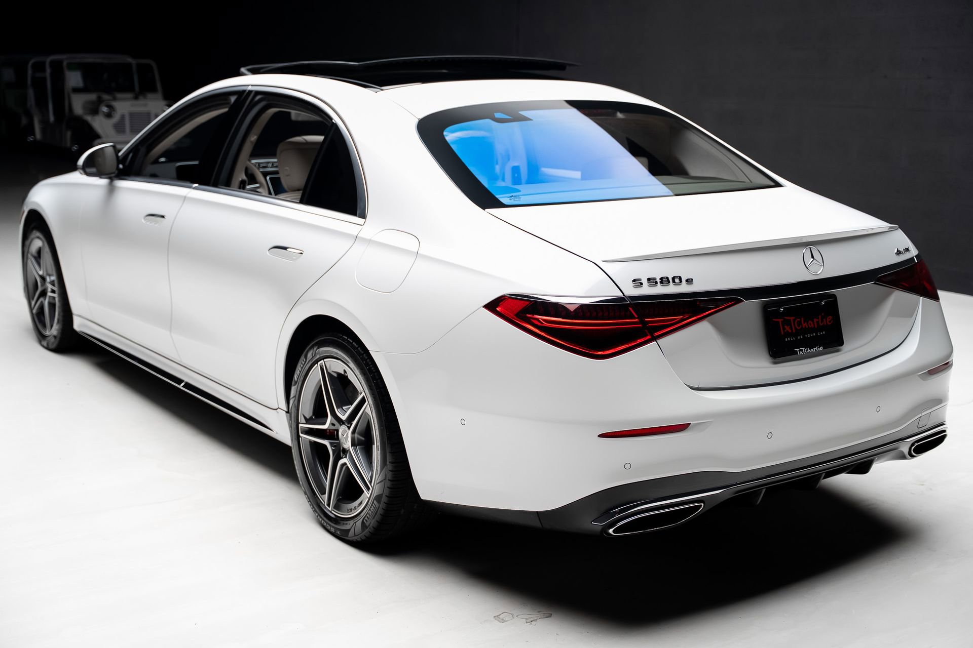 Used 2024 Mercedes-Benz S 580e 4MATIC Sedan w/ AMG Line image 23
