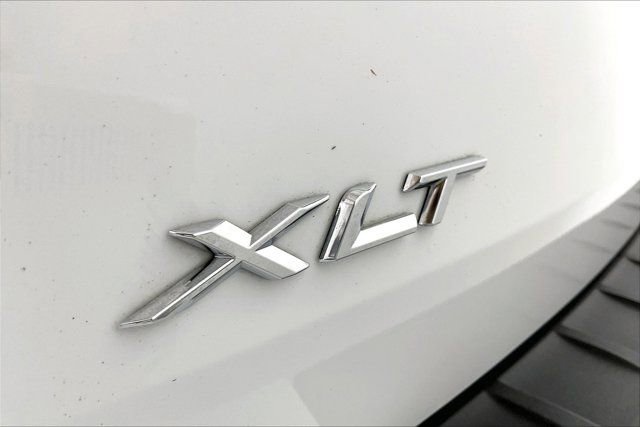 Used 2020 Ford Explorer XLT w/ Equipment Group 202A image 7