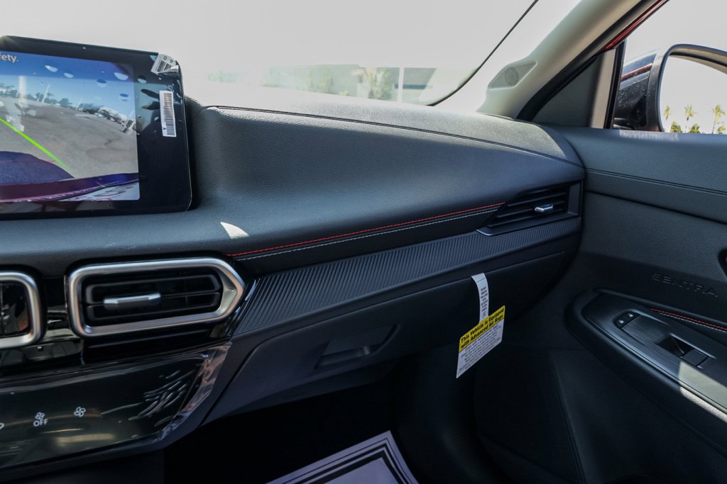 New 2027 Nissan Sentra SR FWD image 30