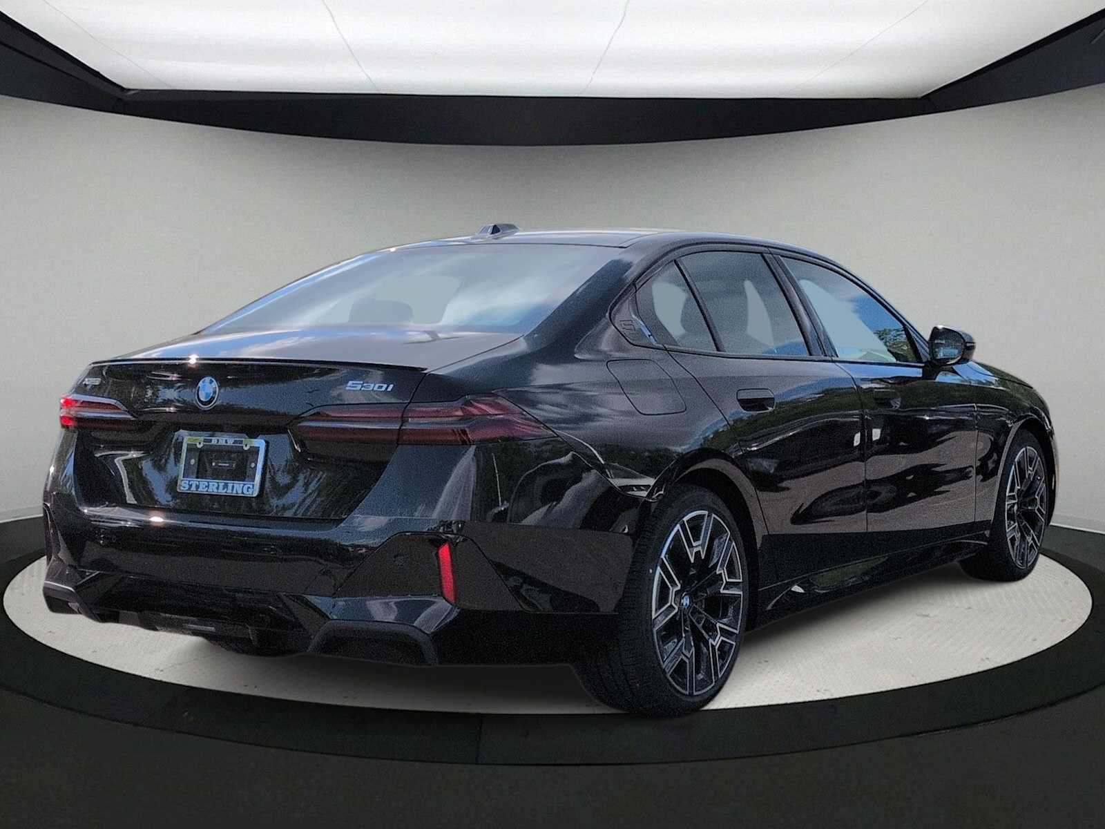 Used 2027 BMW 530i xDrive w/ M Sport Package AWD/4WD image 8