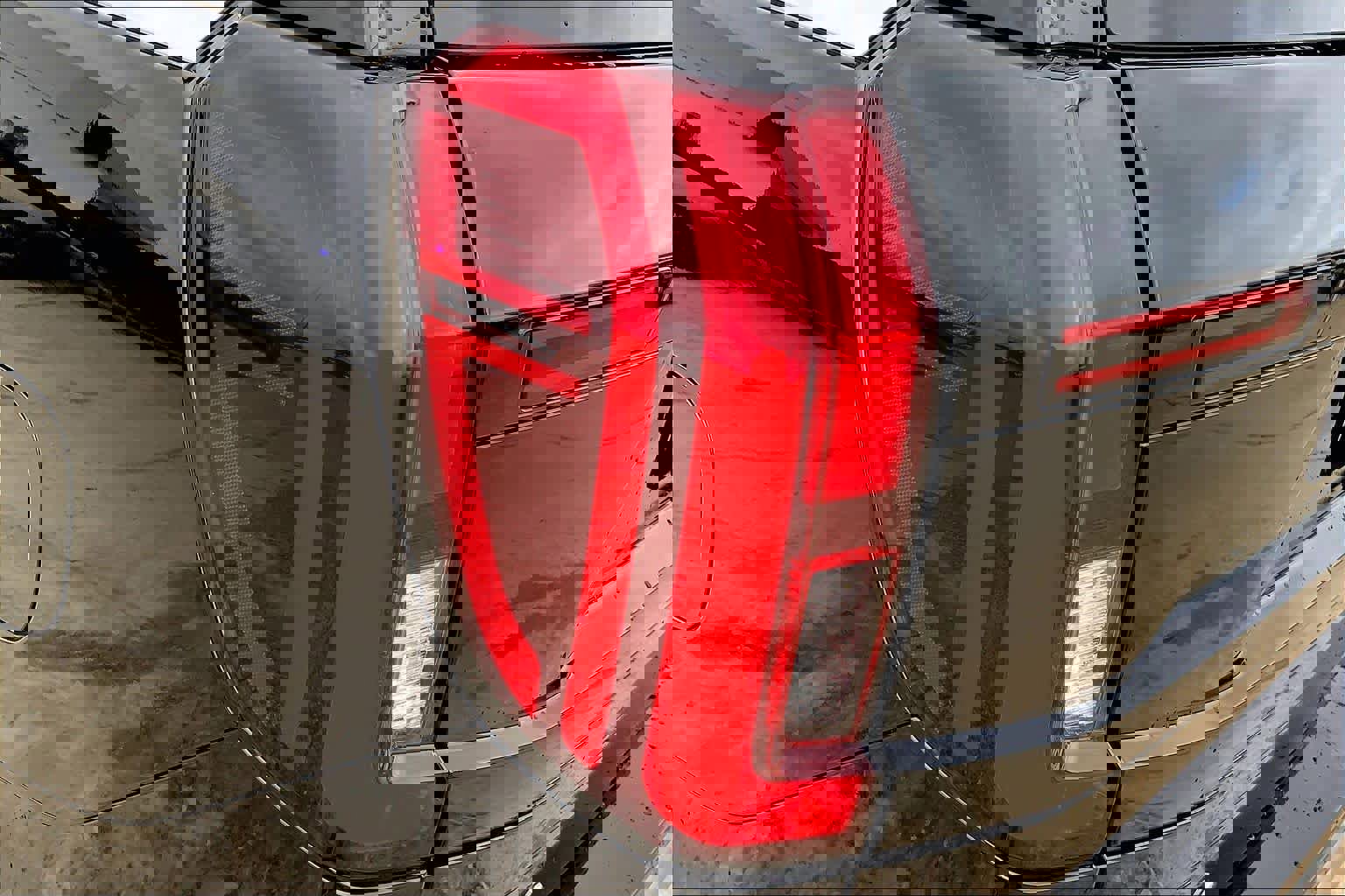 Used 2025 Ford Expedition Platinum image 29