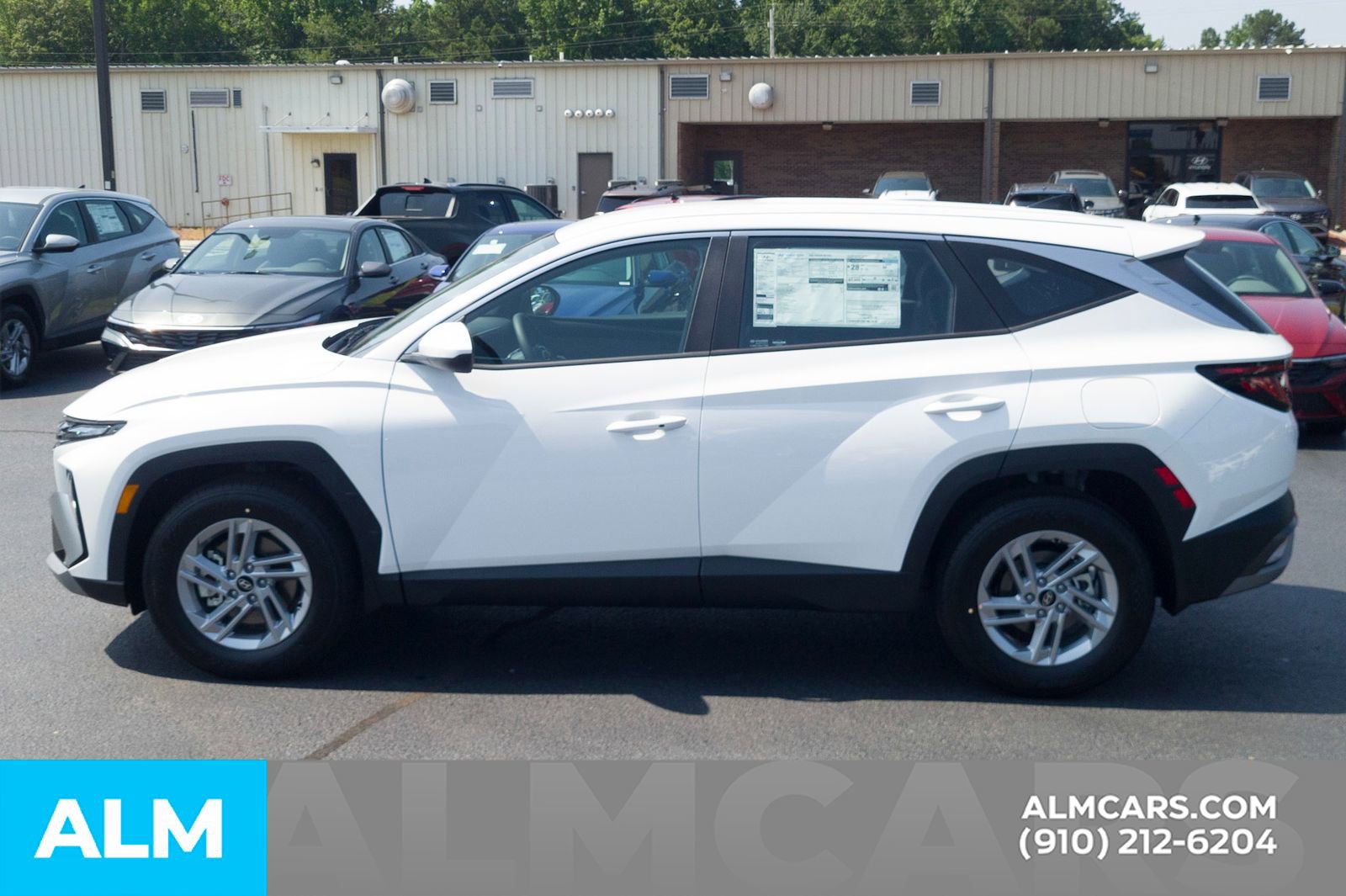 Used 2025 Hyundai Tucson SE image 11