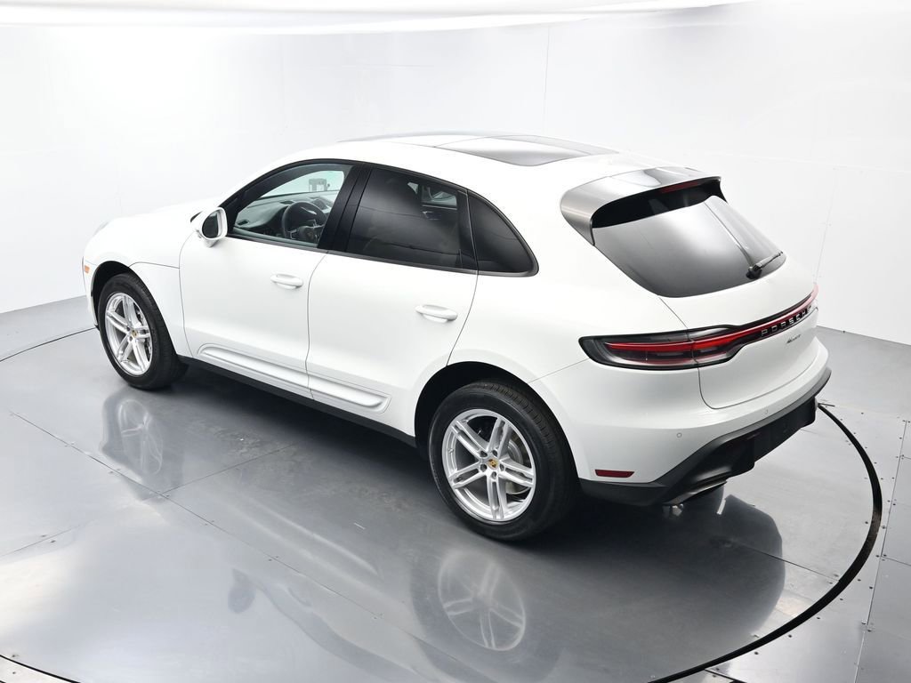 Certified 2023 Porsche Macan AWD/4WD image 35