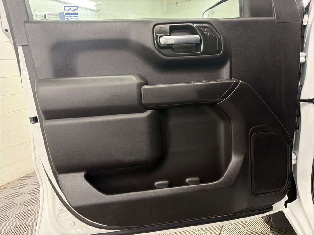 Used 2025 Chevrolet Silverado 1500 Custom image 16