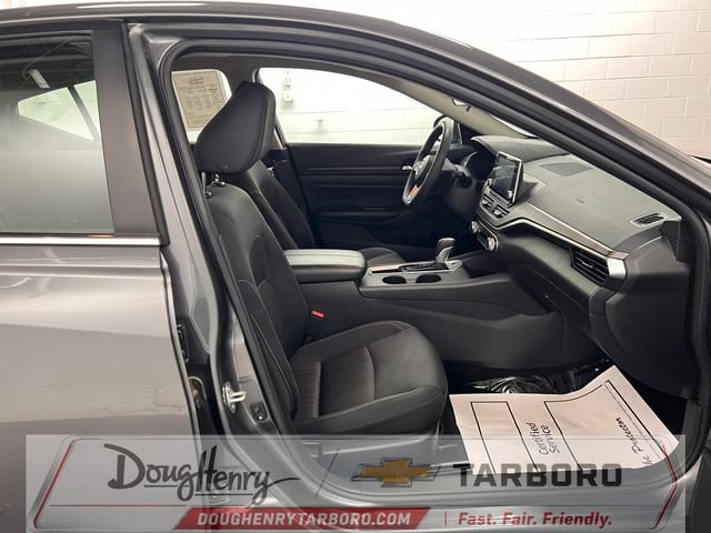 Used 2025 Nissan Altima 2.5 SV FWD image 40